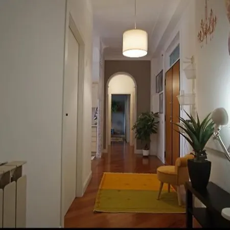 Dimora Qeeboo Рим